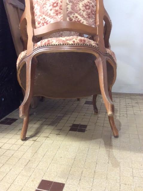 2 convertible armchairs