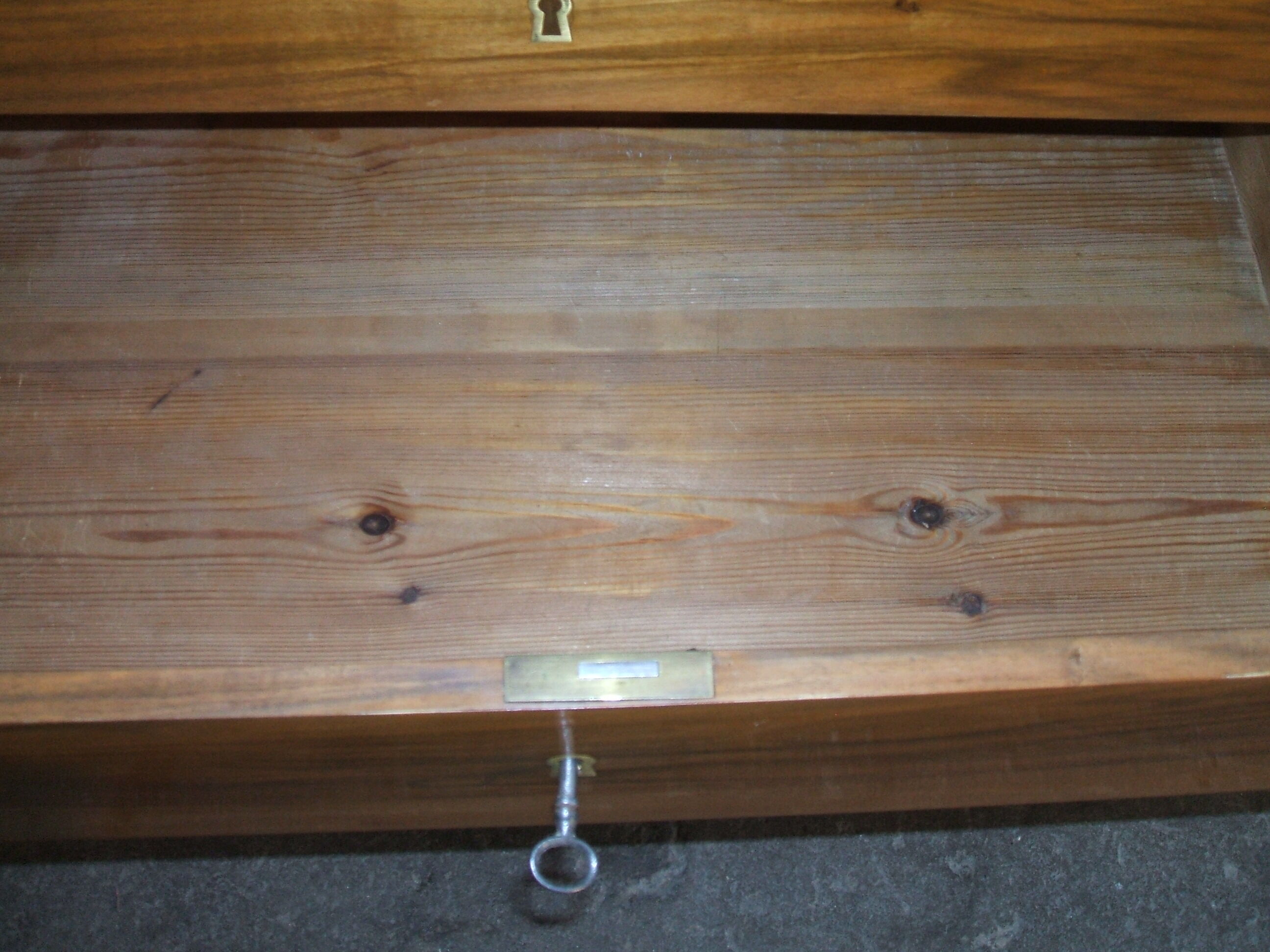 Dresser of Restauration era