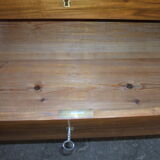 Dresser of Restauration era