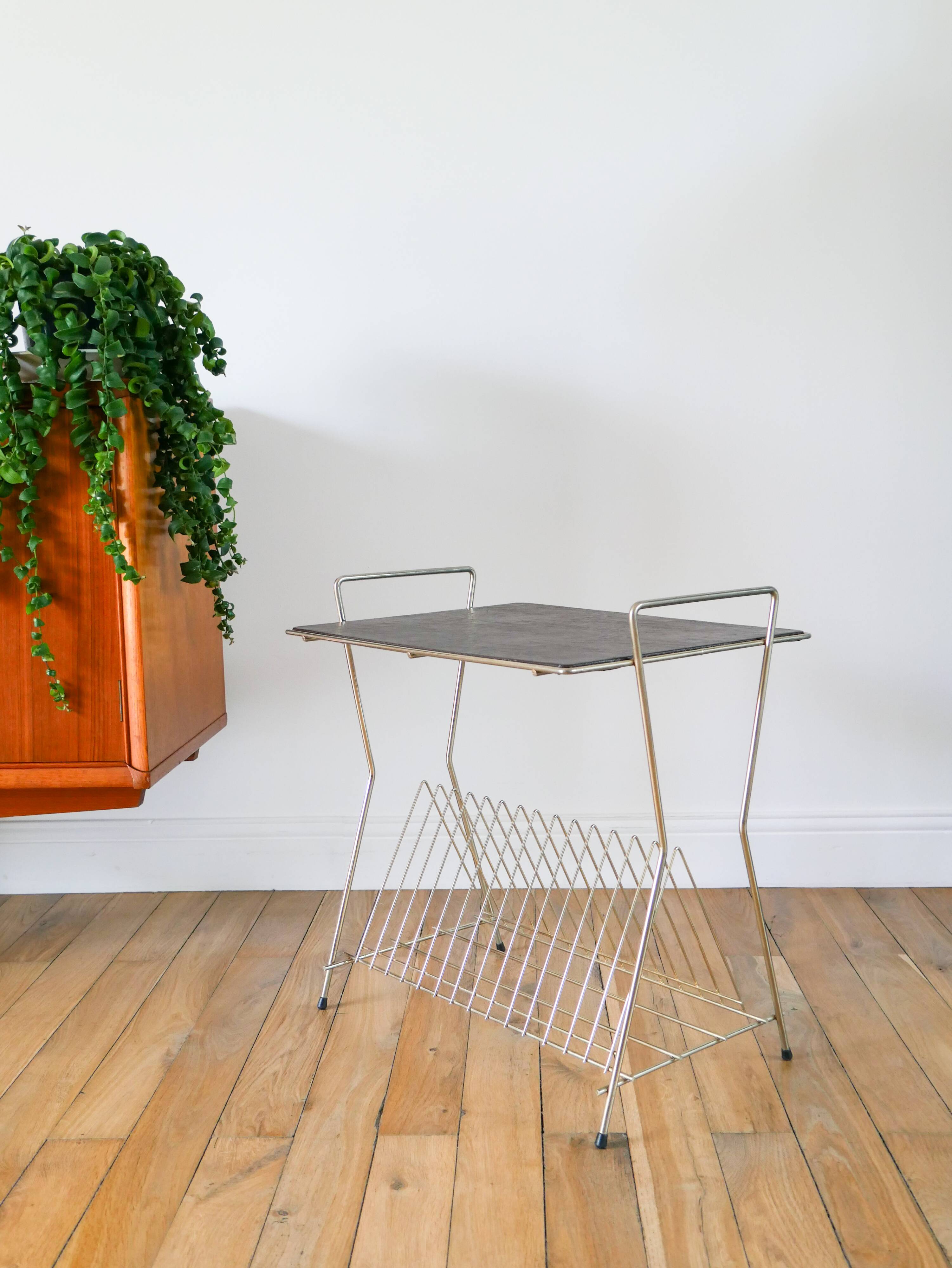 Vinyl rack in brass and leatherette, 1960