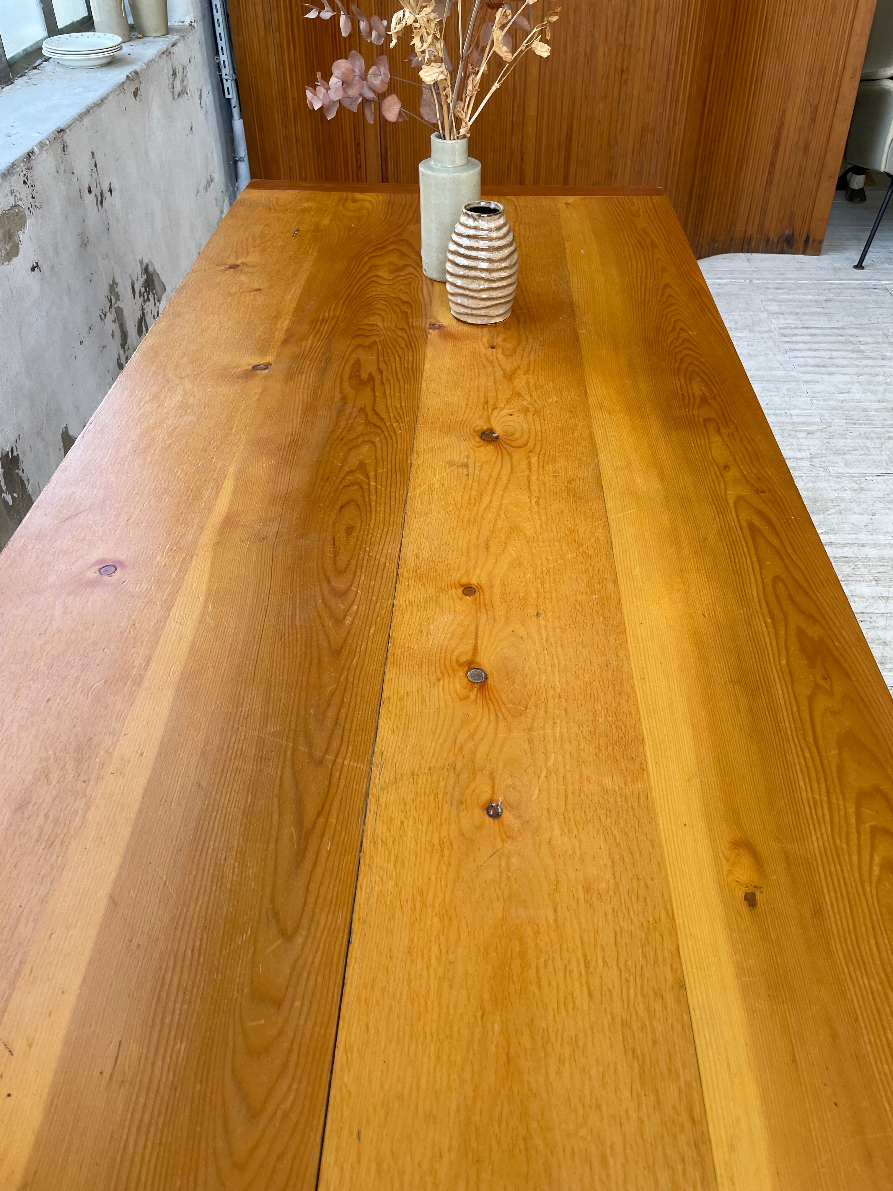 Mountain furniture table in pine 2m