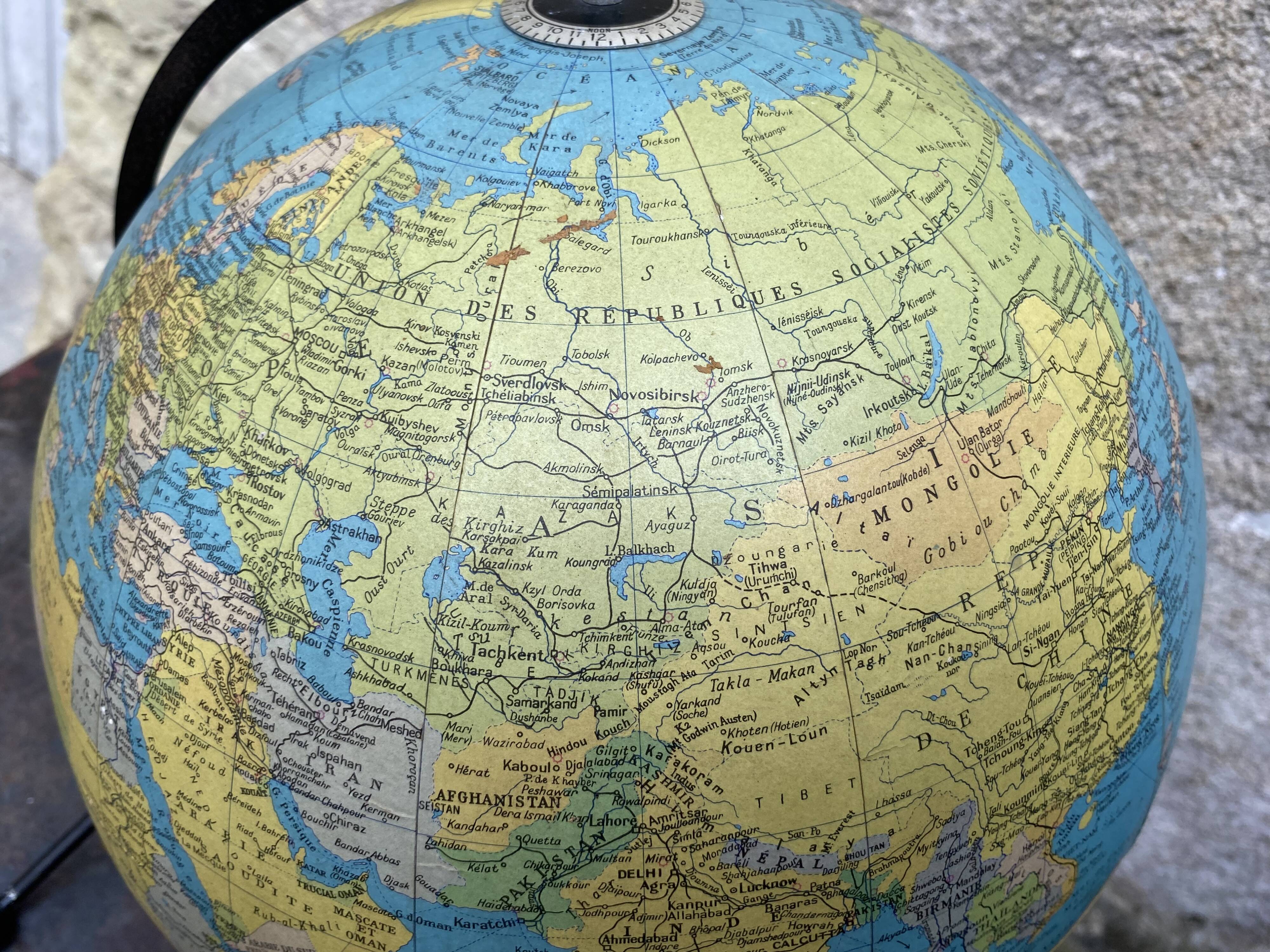 Terrestrial globe Taride 1967