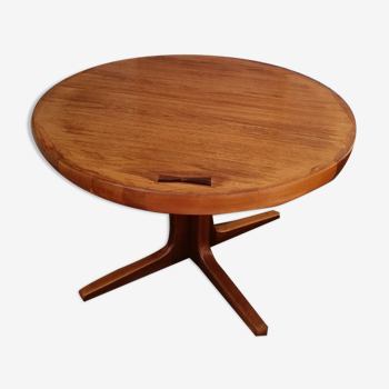 Danish teak dining table from the 1971s with extension cord