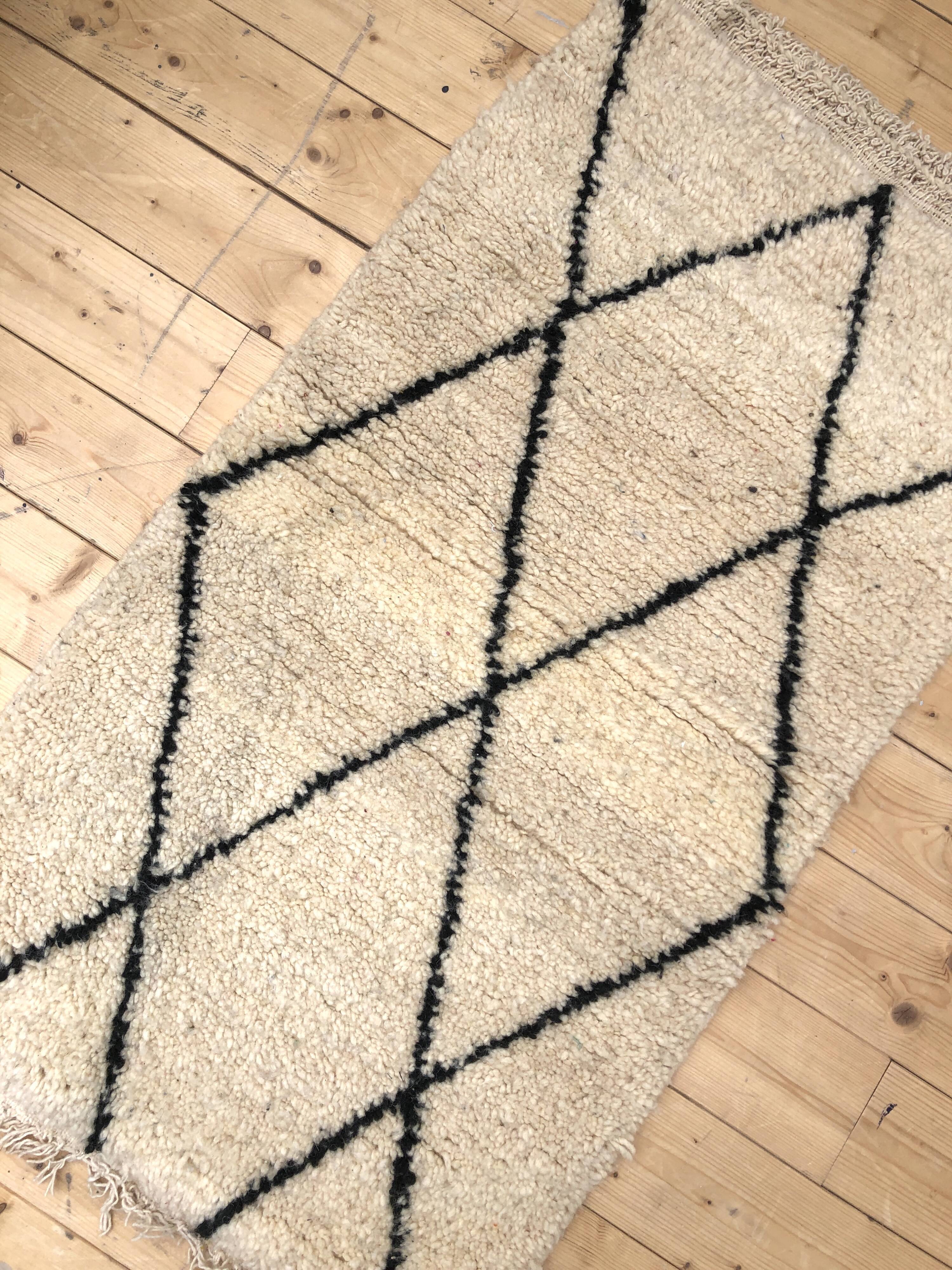 Moroccan Berber carpet Boujaad in Rhombus black 1, 31x0, 71m