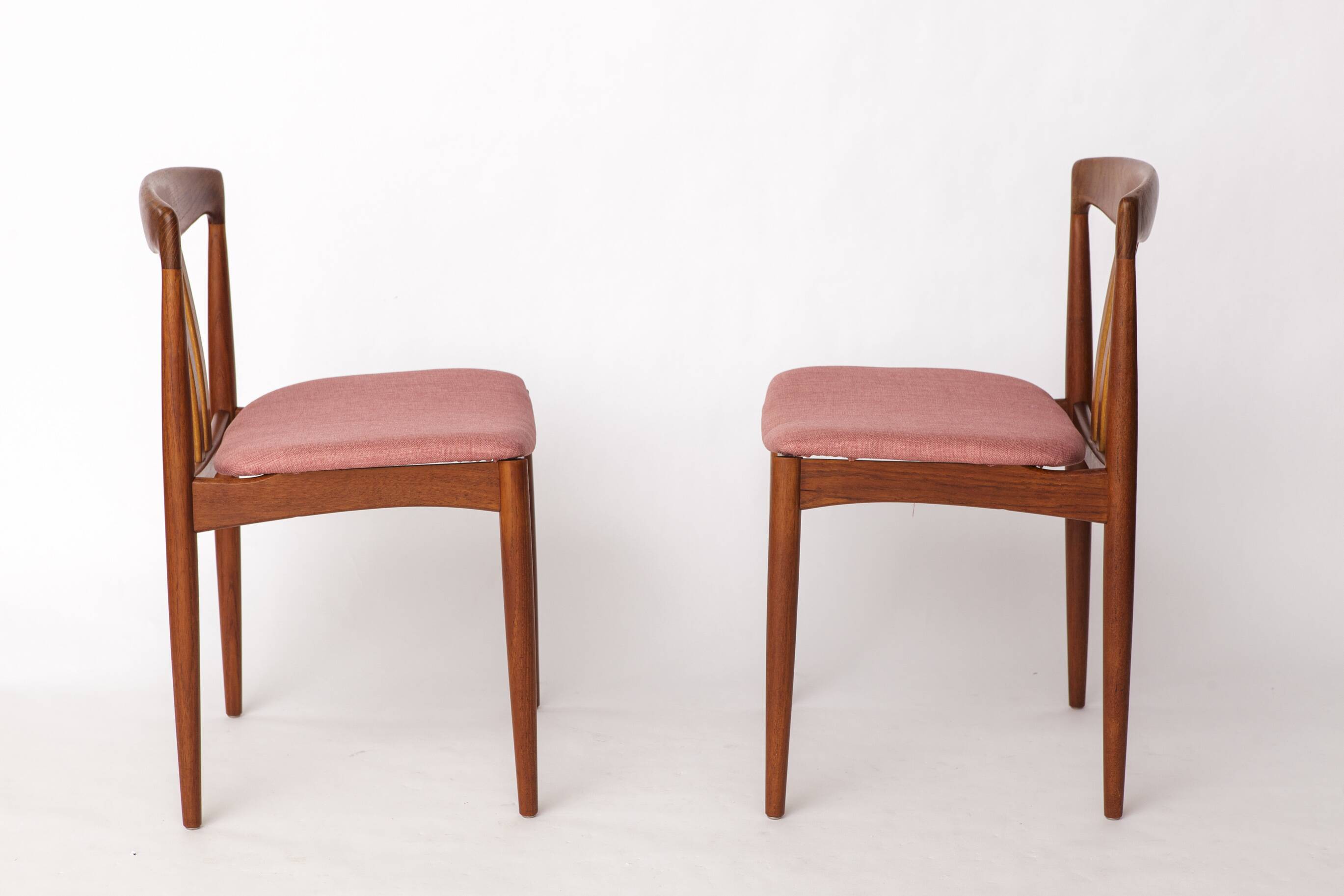 Set of 4 Bramin Teak Dining Chairs – Denmark 1960s – Pink Upholstery