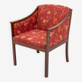 Danish Modern elegant armchair by Ole Wanscher for P. Jeppensen, 1960’s