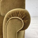 Canapé/lit de repos 2 places des années 1950, velours vert clair, pieds en frêne.