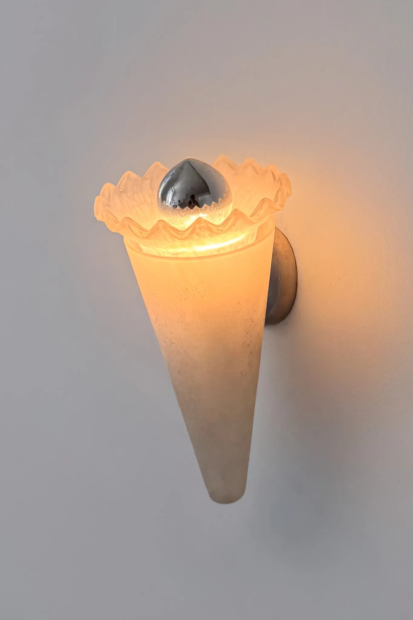 Vintage Murano glass and chrome wall light, Italy 1970.