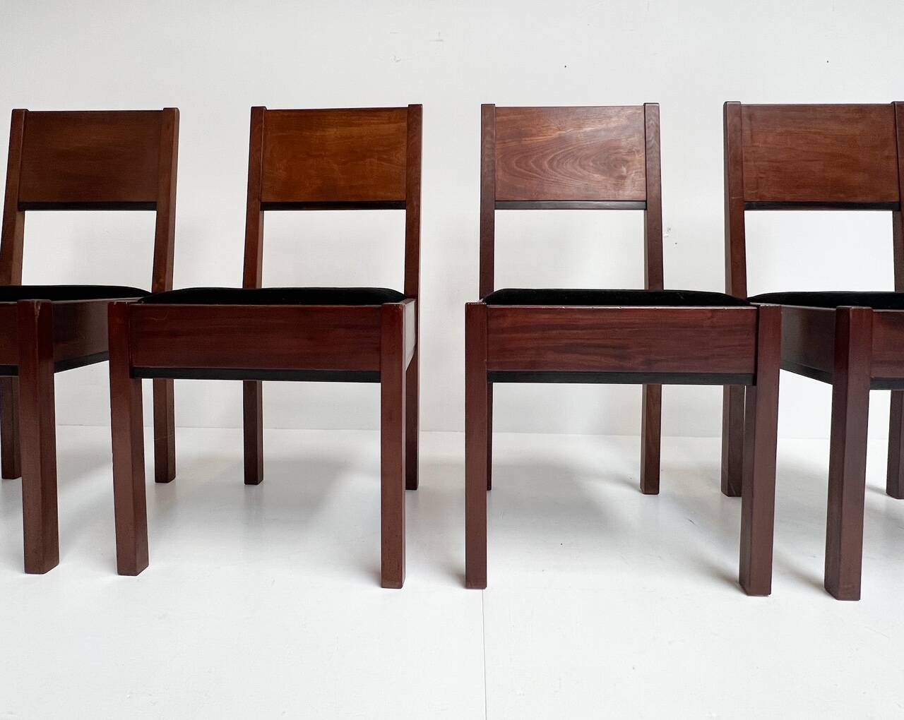 The Hague School set of 4 dining chairs by Muntendam for LOV, 1920’s