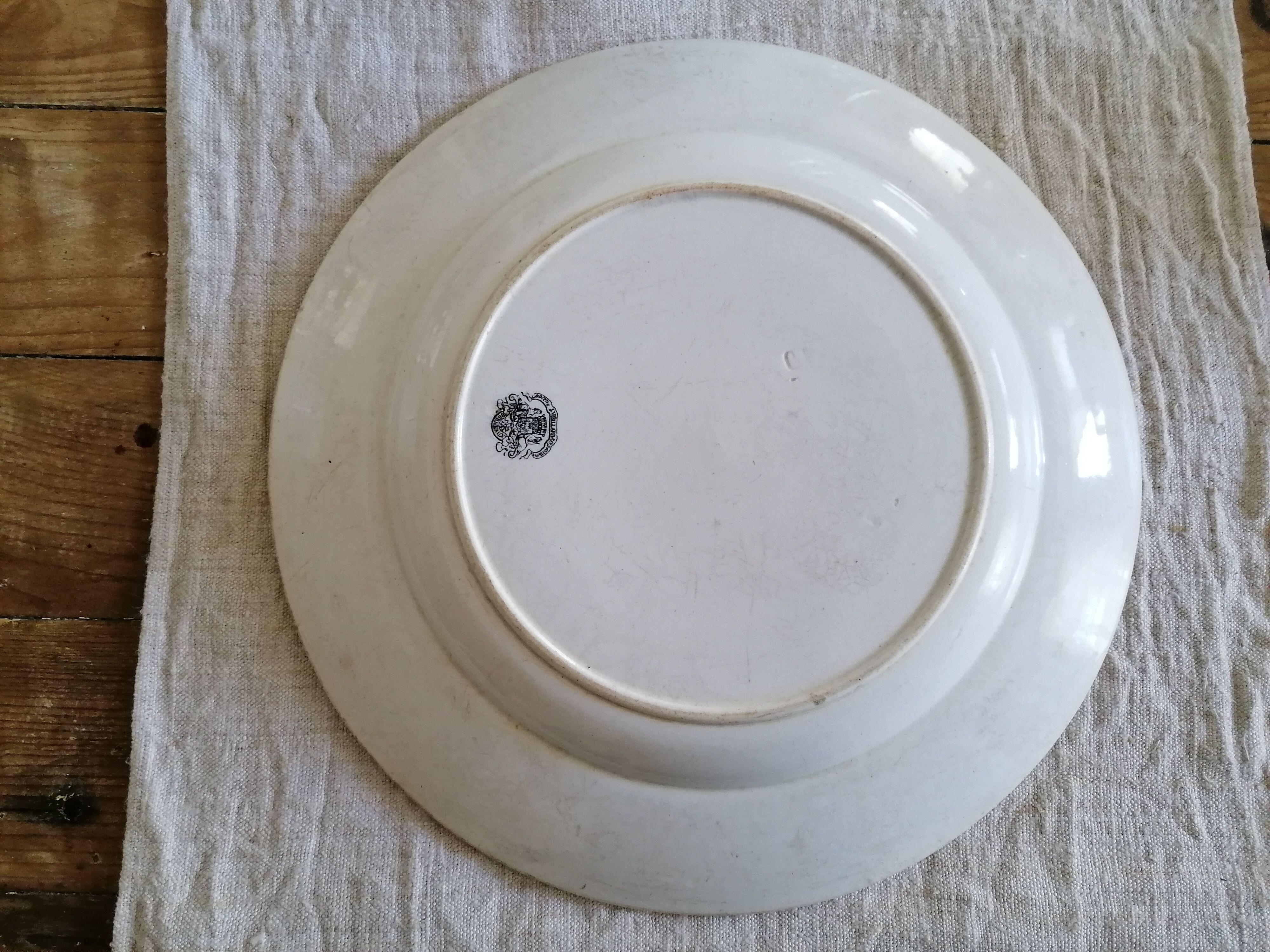 Round dish Old man Bordeaux