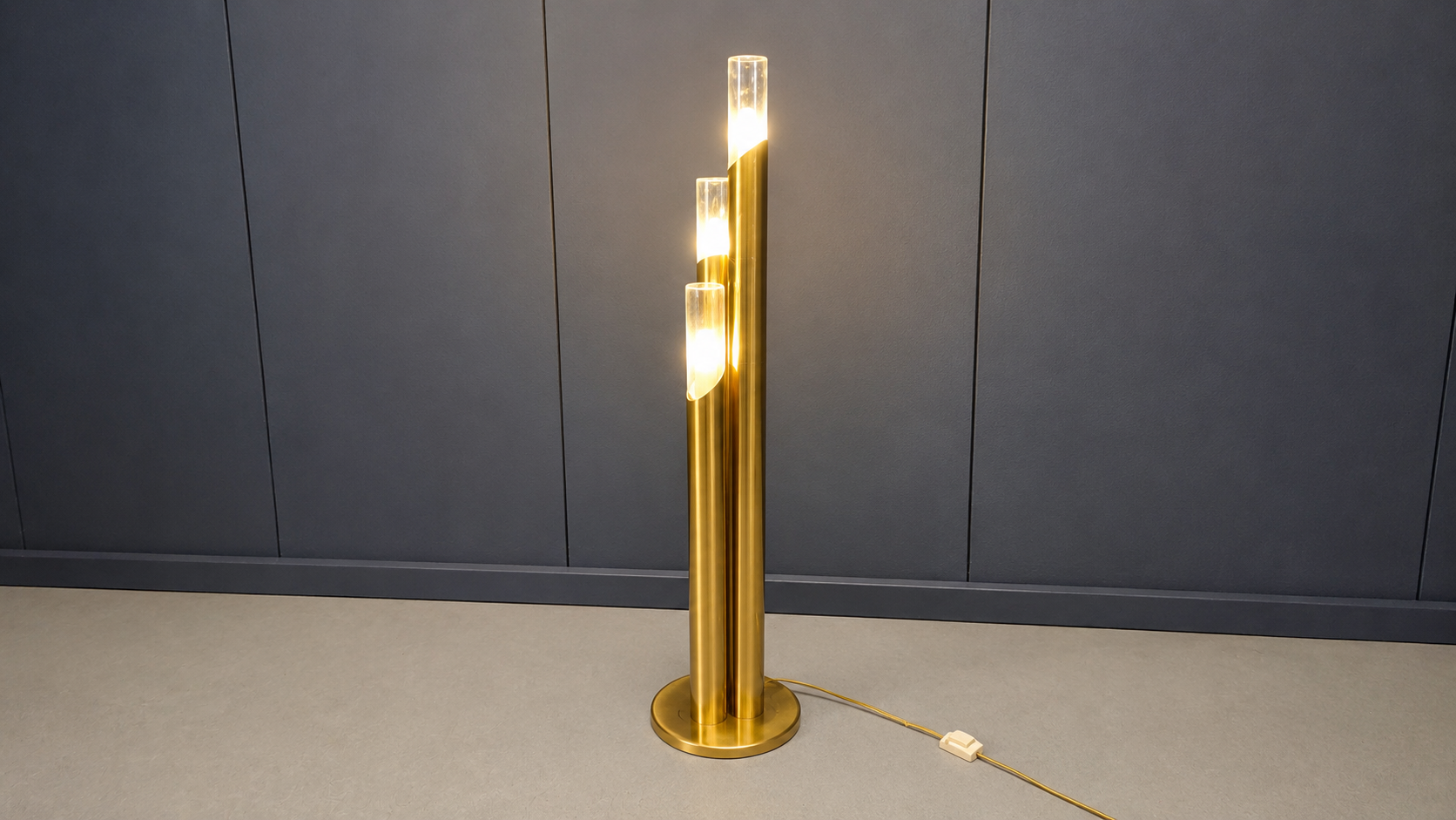 Lampadaire en laiton vintage et en verre de Murano, années 1970