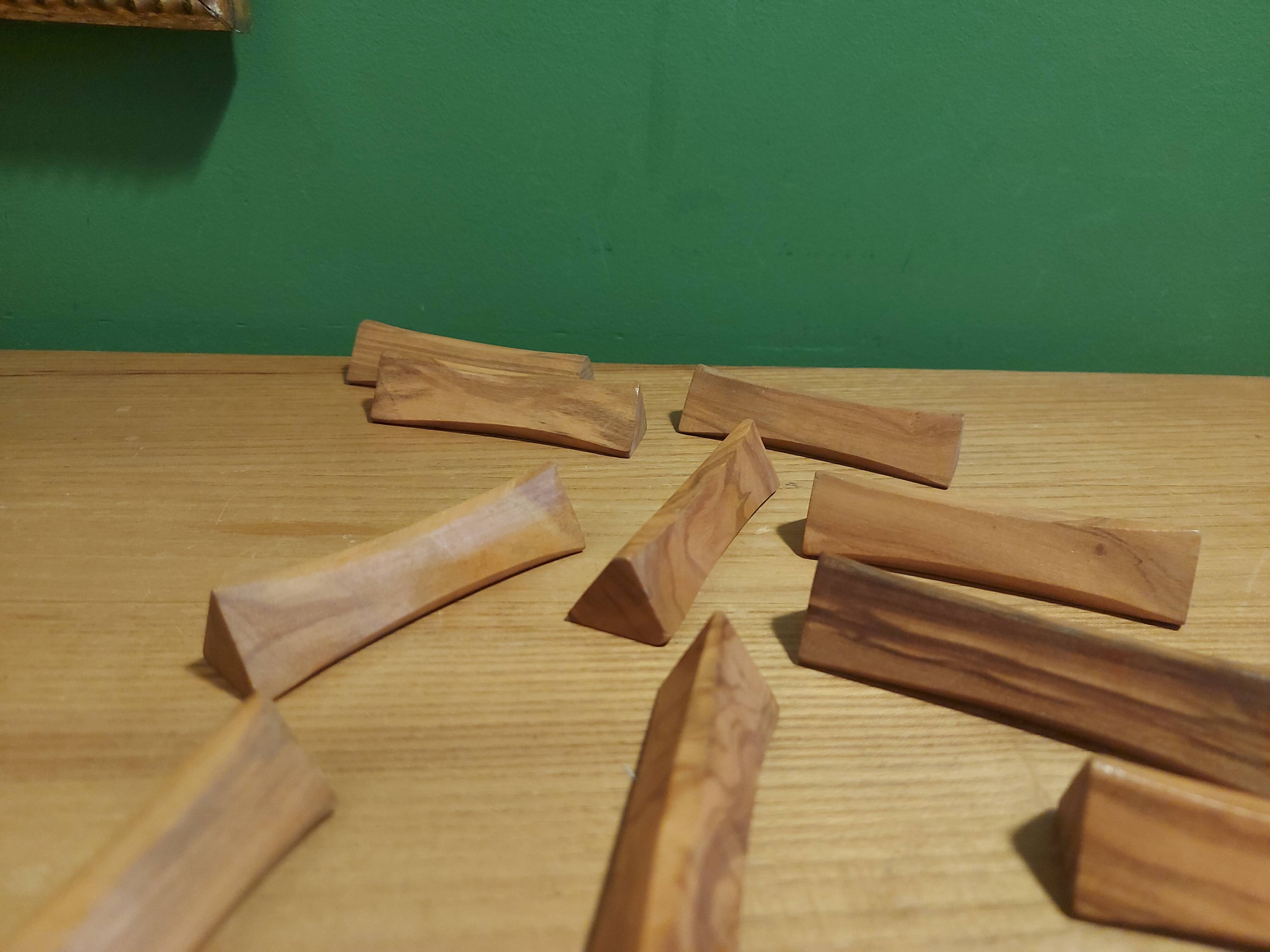 12 wooden knife doors