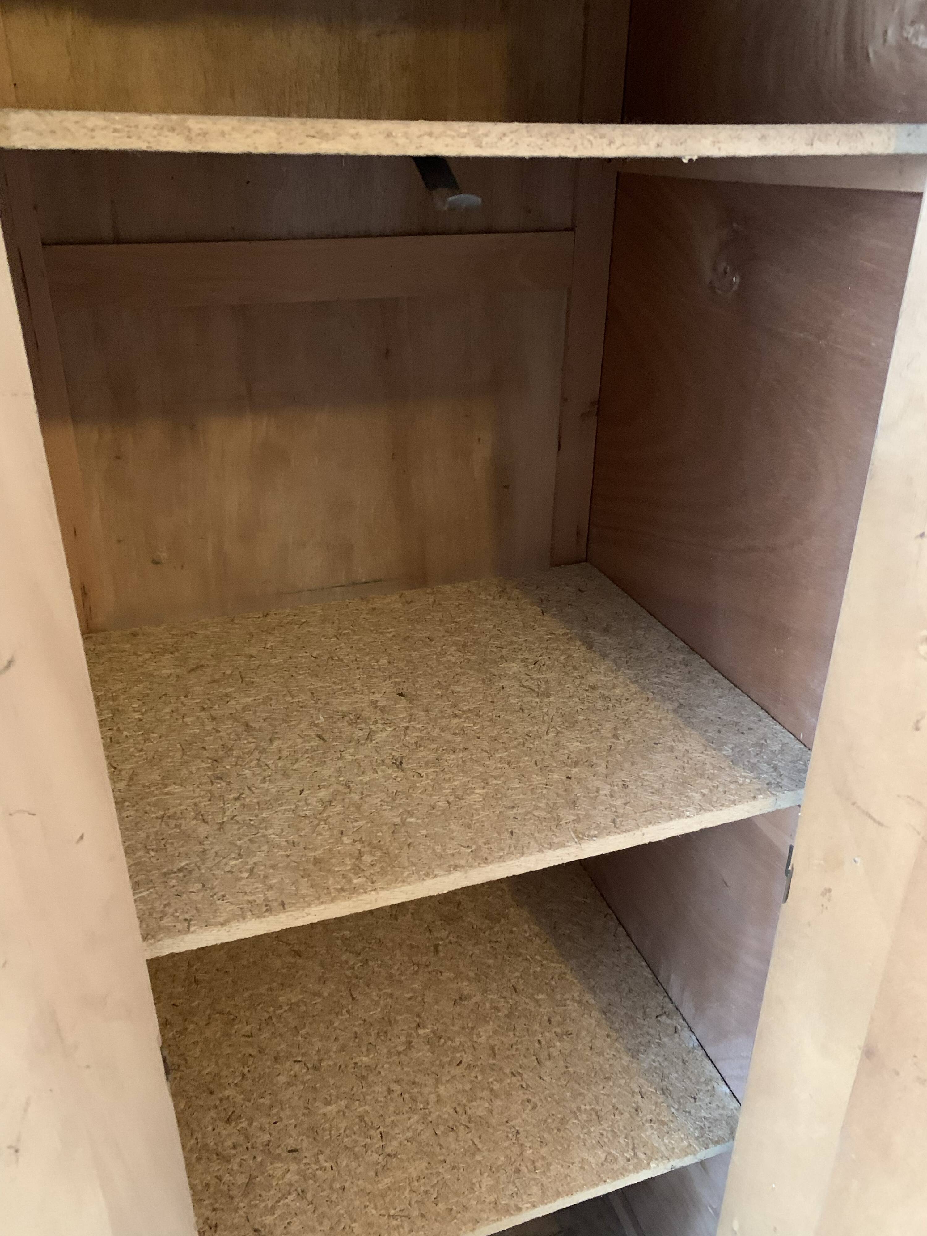 Bonnetière / armoire parisienne des années 50