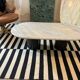 Table basse en marbre gris et pieds acier