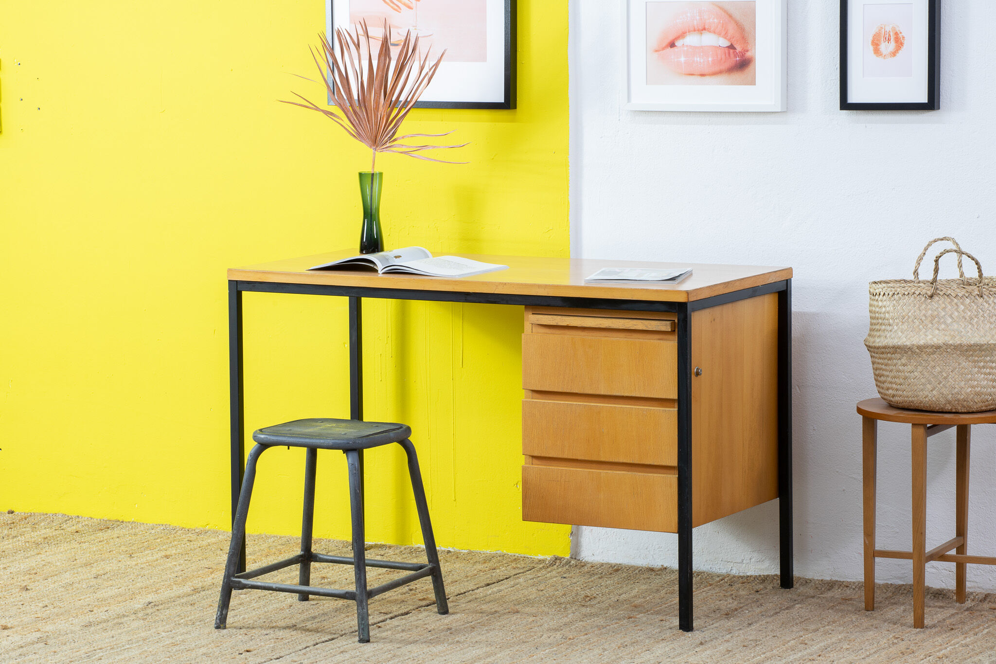 Bureau scandinave vintage – 120.5 cm