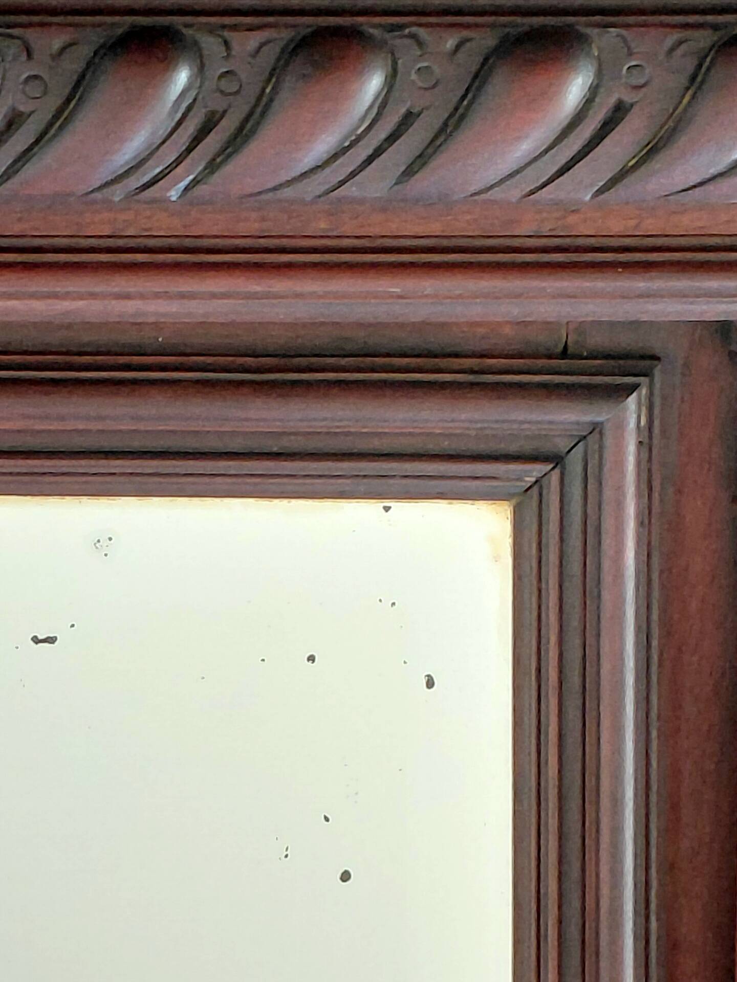 Large antique 19th-century mirror in carved wood - Haussmannian style.