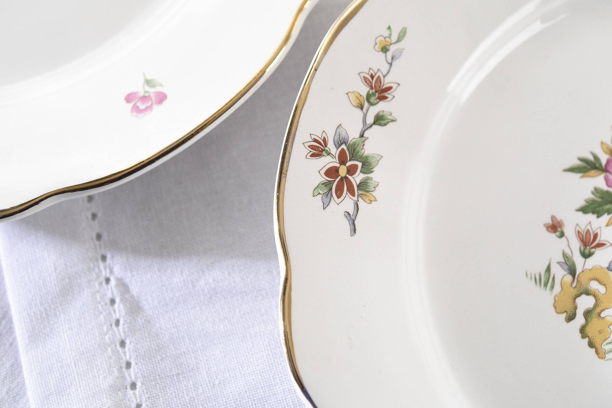Set of 6 flat plates, Condé de Digoin Sarreguemines model.