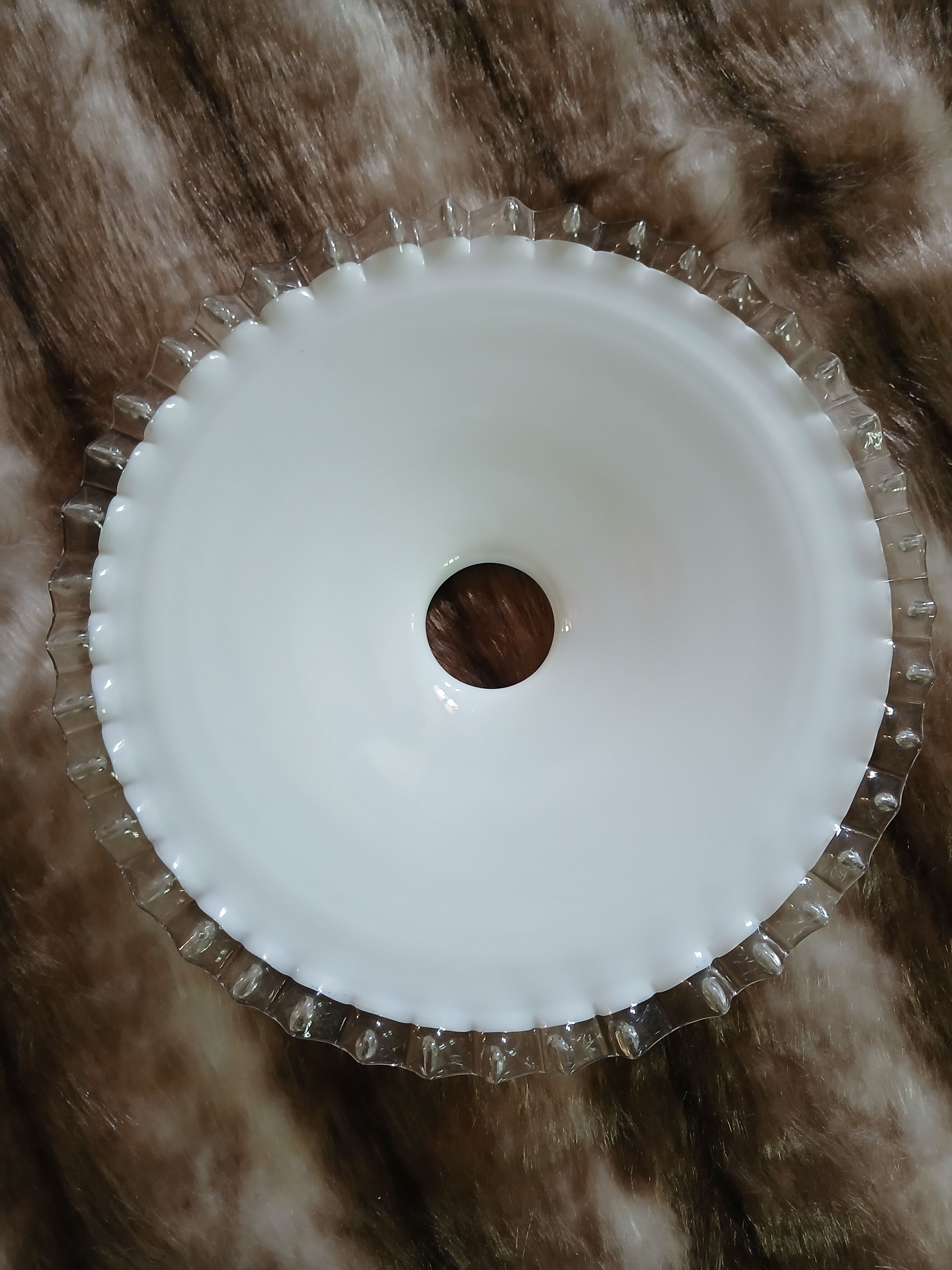 Old opaline lampshade/suspension