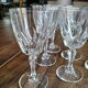 Lot de 6 verres à liqueur ou à porto sur pied vintage en verre moulé