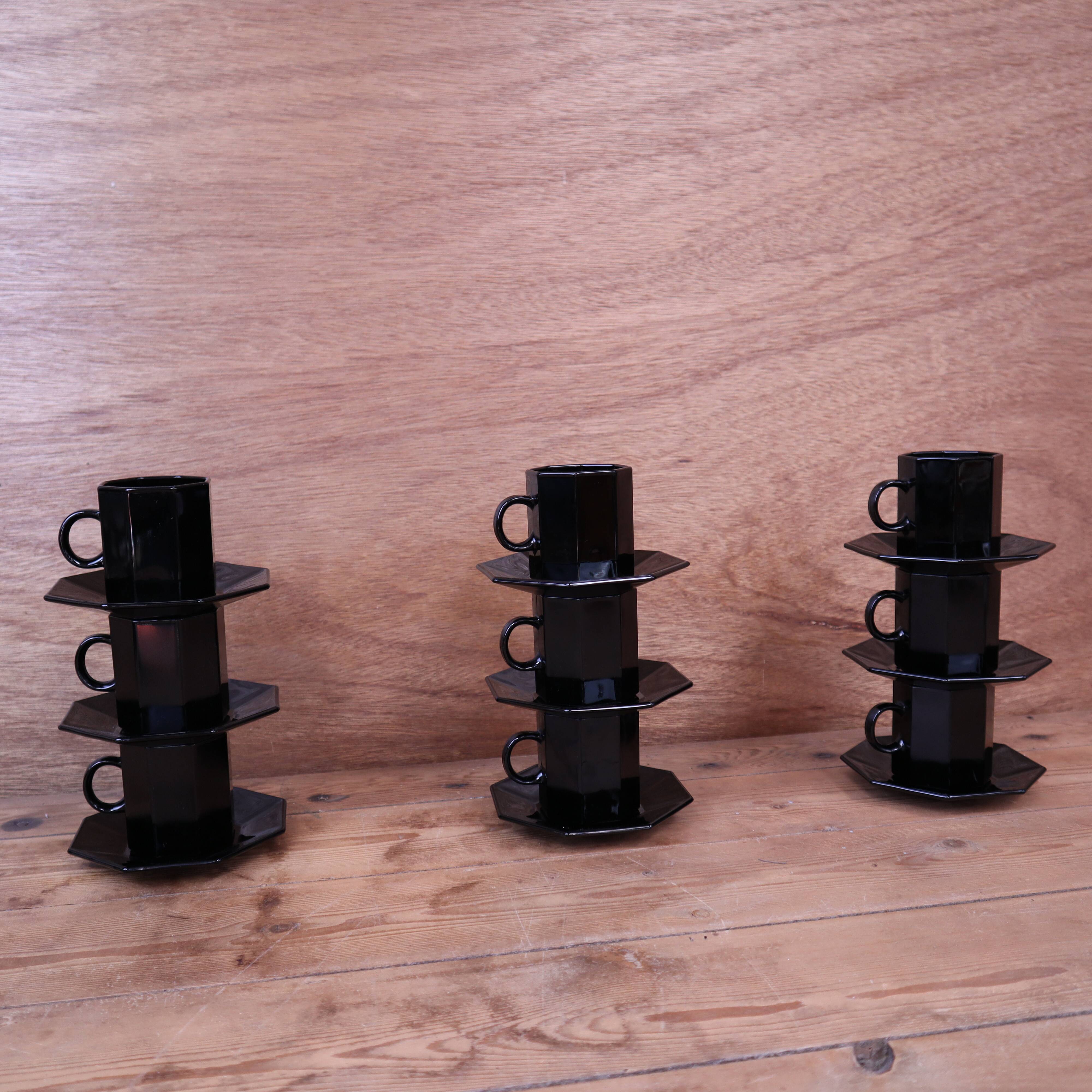 Set of 9 black coffee cups and saucers ARCOROC "Octime"