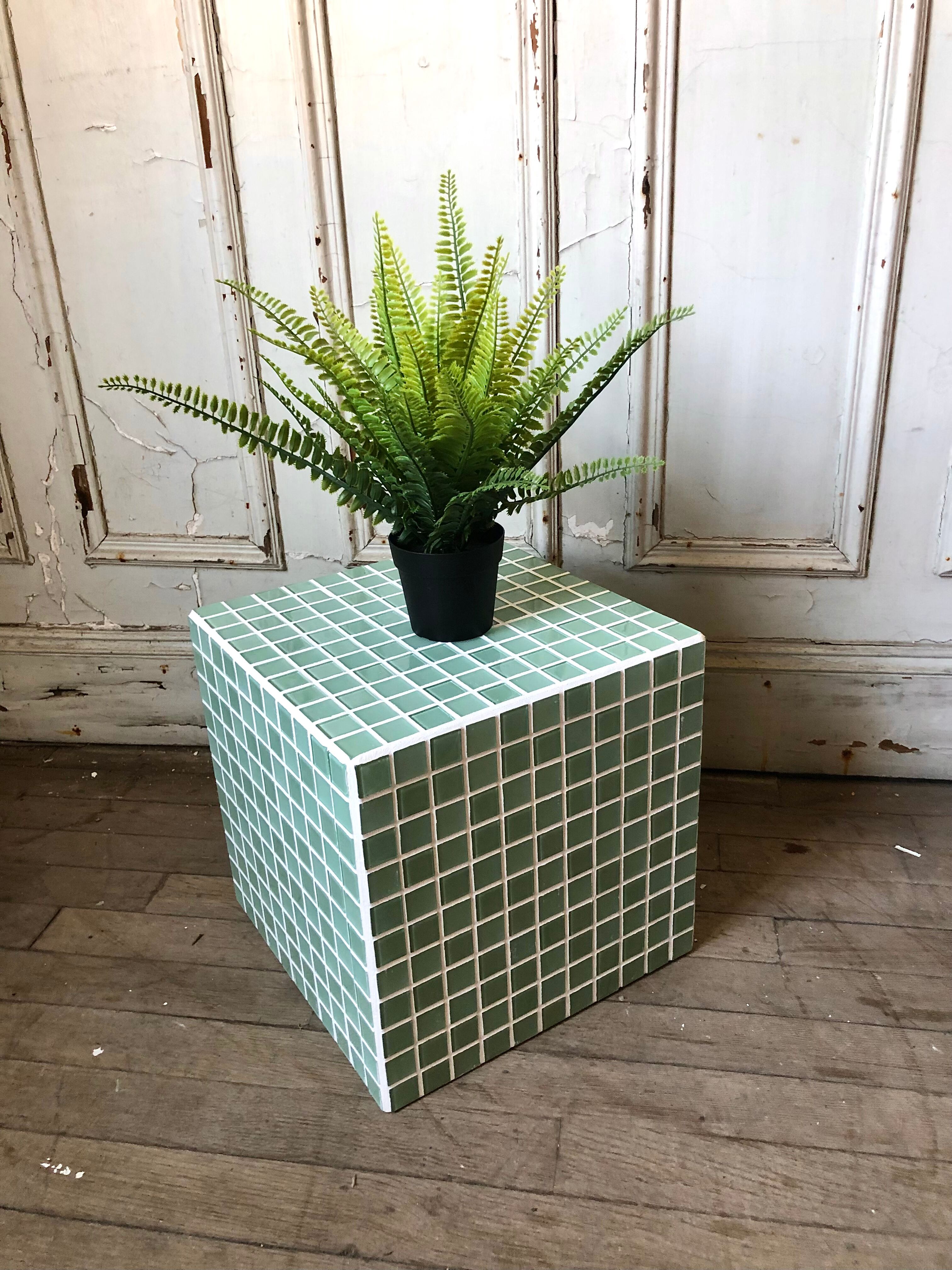 Cube sofa end in mosaic