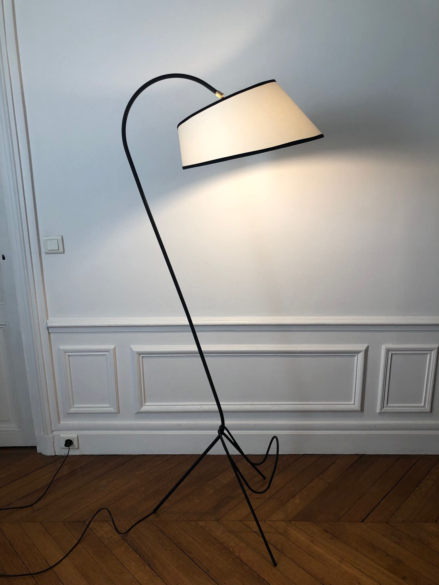 Tripod floor lamp and magazine door 1950