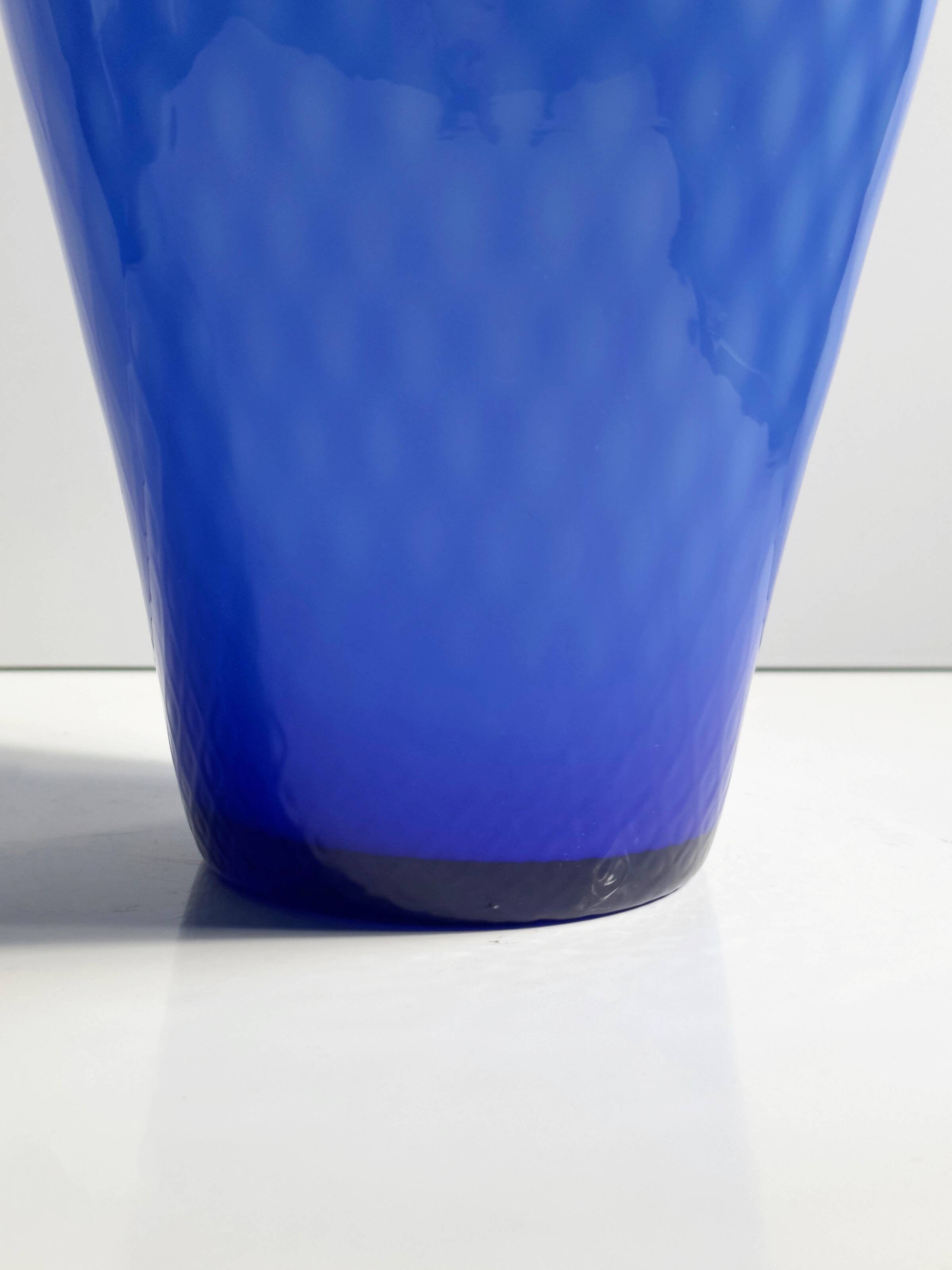 Vase bleu cobalt de Murano des années 1960