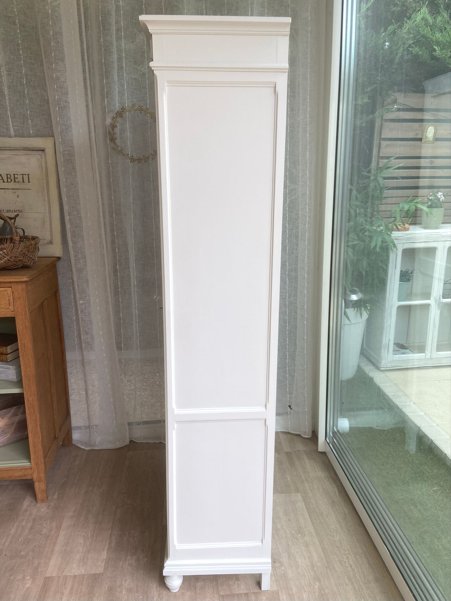 Armoire vitrée