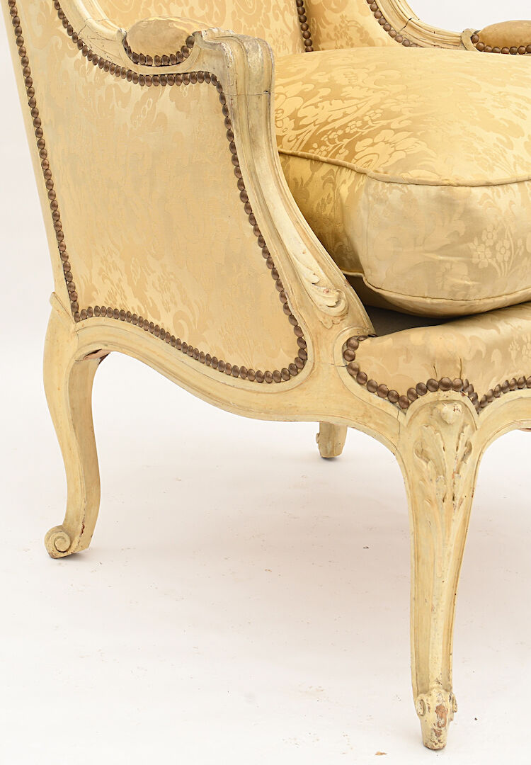 Eared shepherdess chair