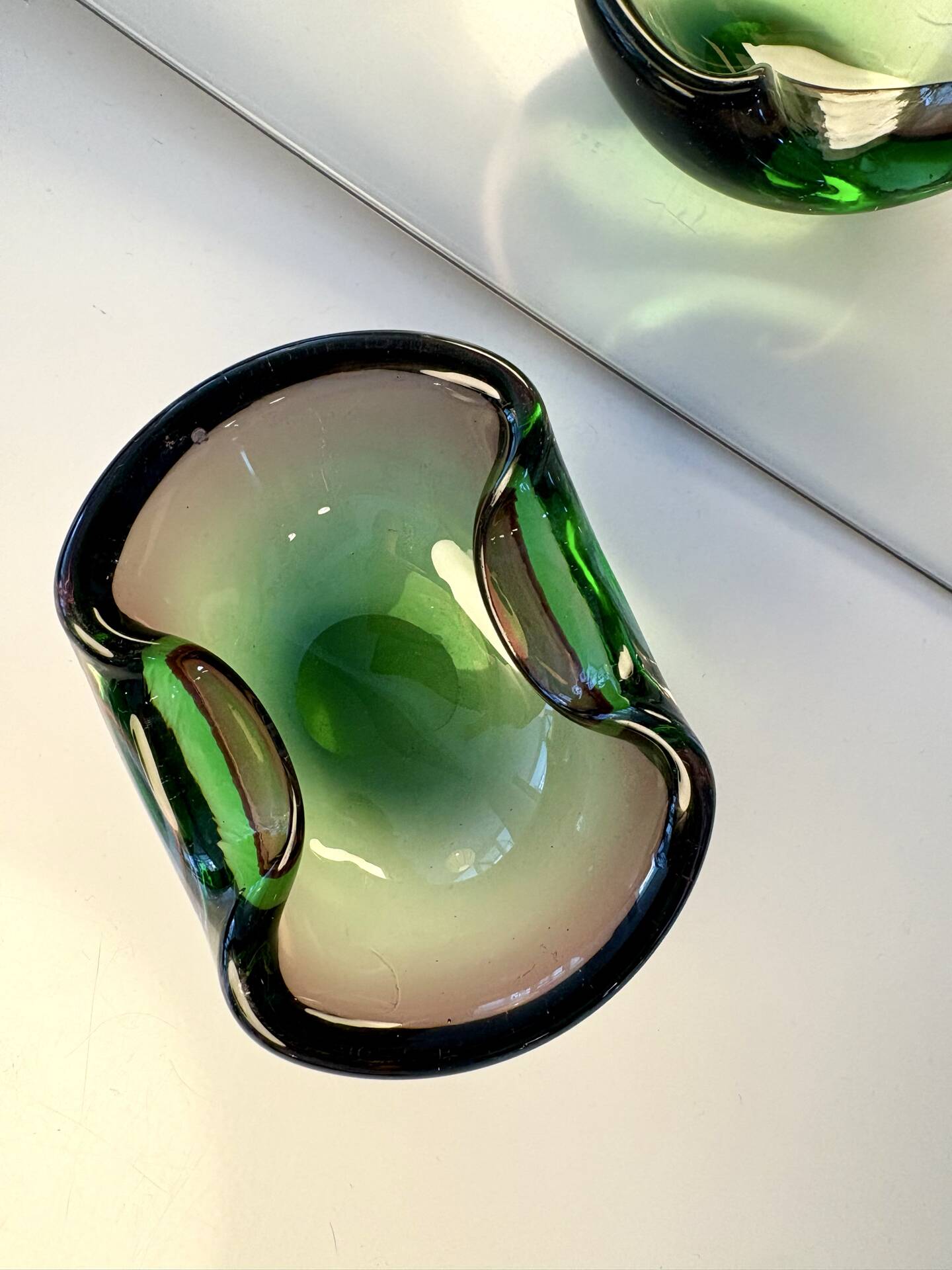 Ashtray / trinket dish in green and pink attributed to Murano 1950/60.