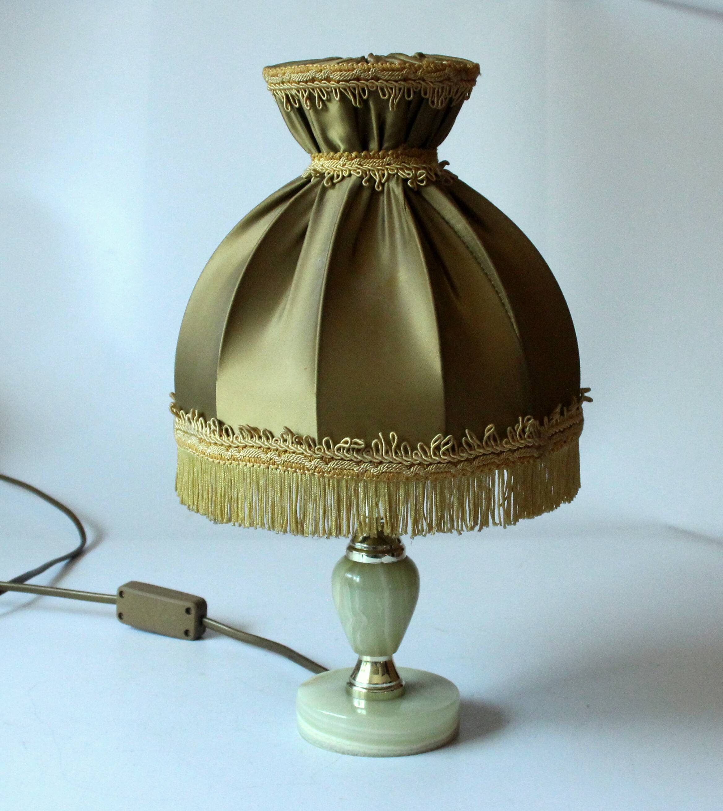 1970s onyx/brass footed table lamp