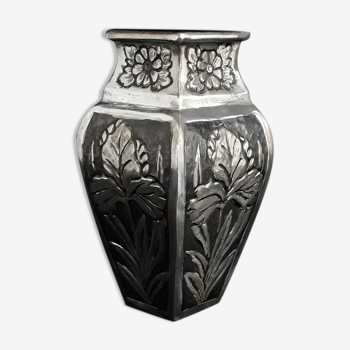 Vase nickelé en style Art deco
