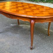 Table à manger Louis XV extensible ovale en bois massif marqueterie 270cm