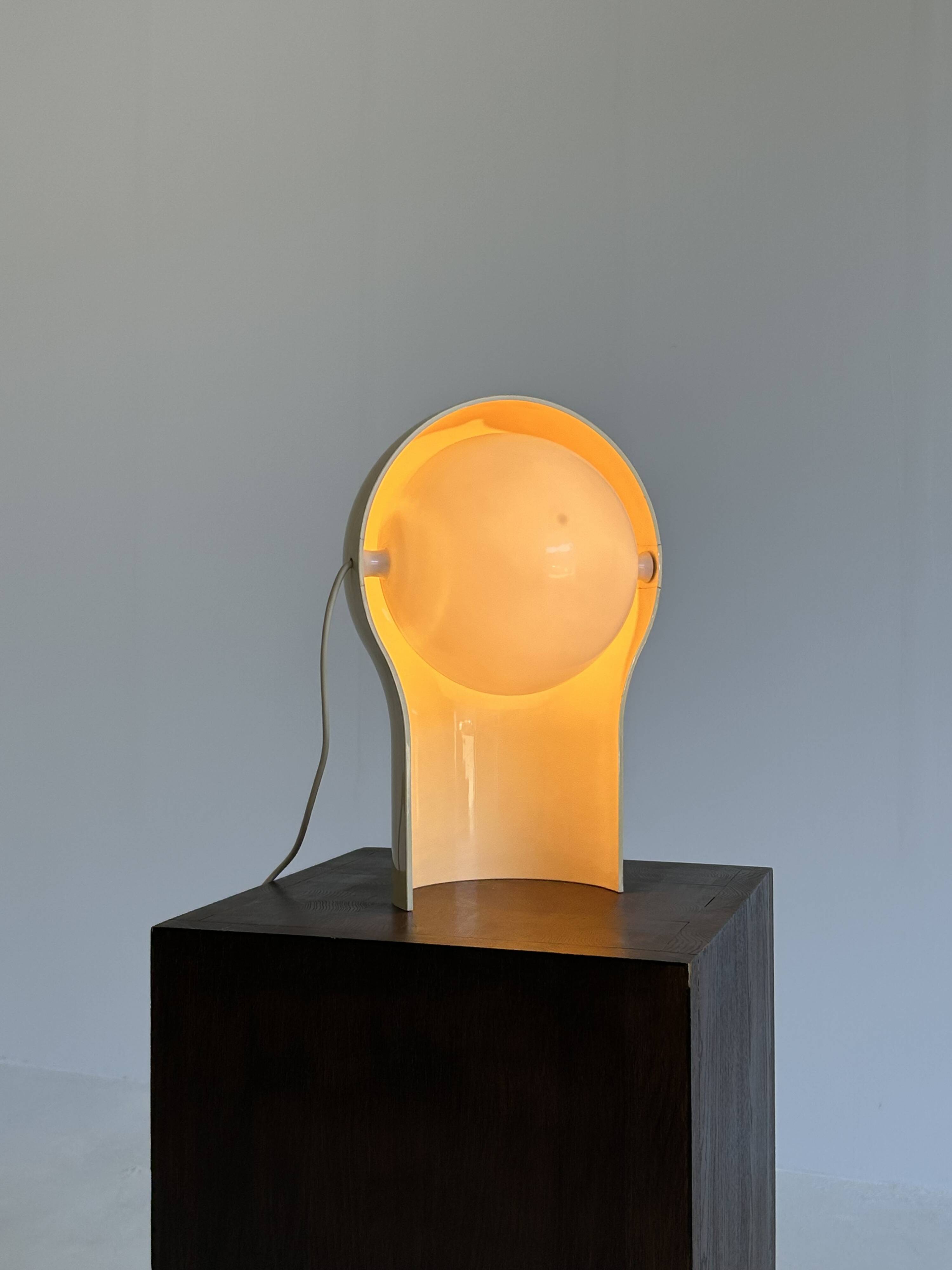 Table lamp Telegono by Vico Magistretti for Artemide