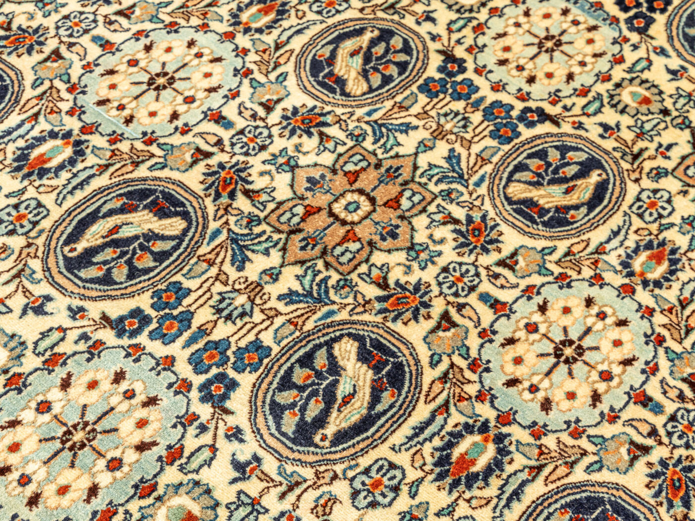 1960s carpet, 188 x 210