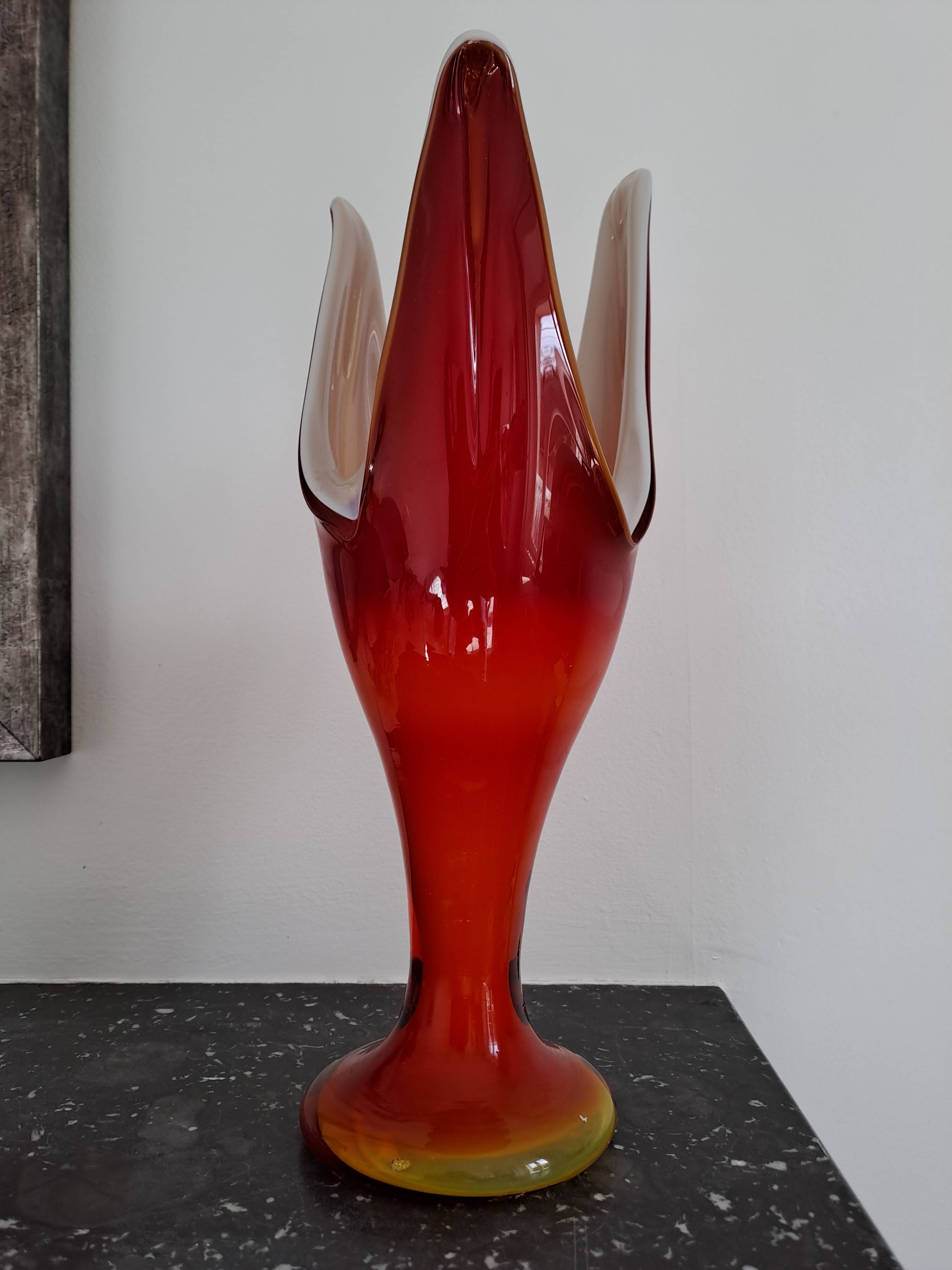 1970s tulip-shaped designer vase, red-orange blown glass, Dragan Drobnjak