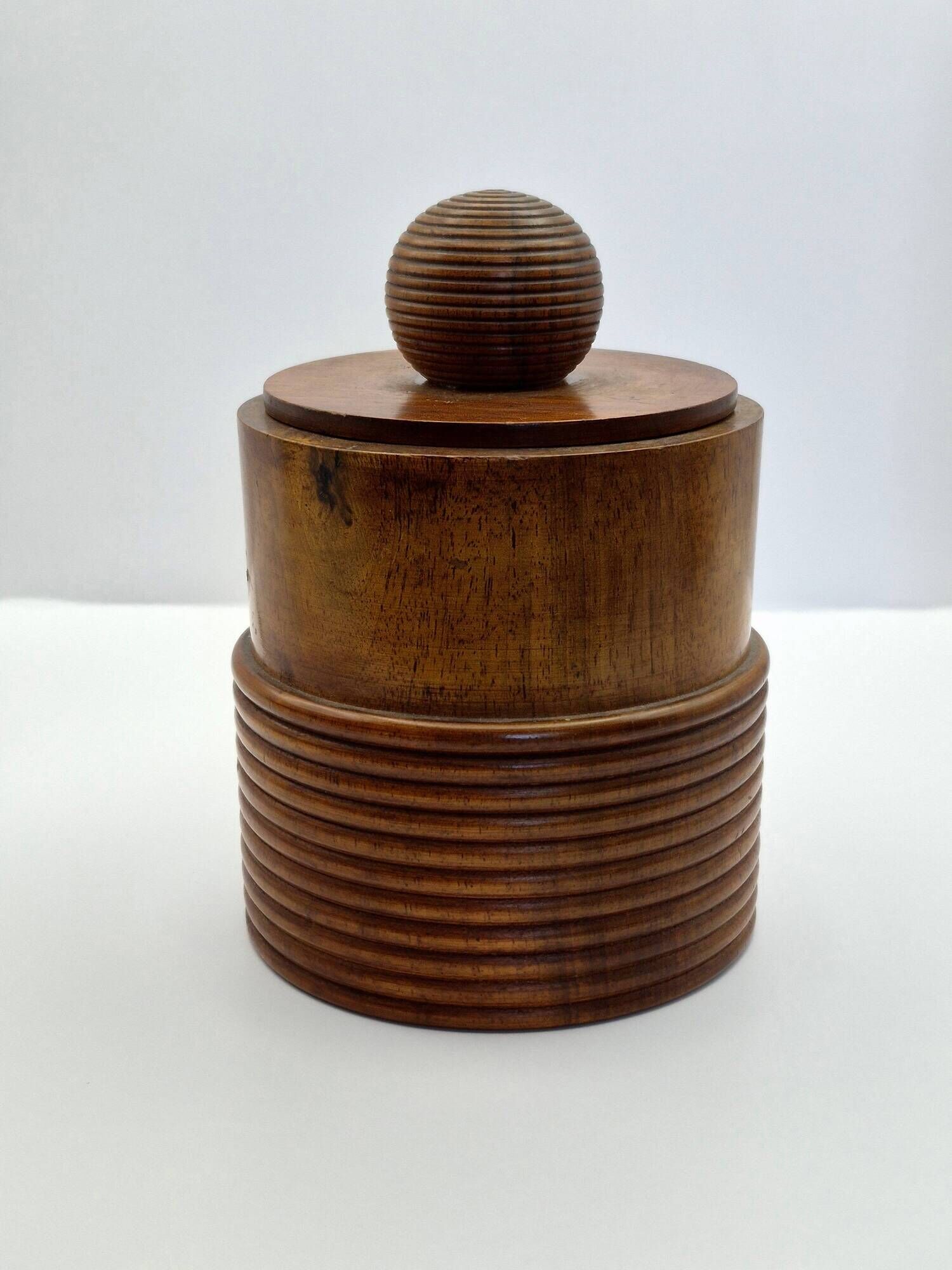 Wooden turned covered pot – vintage snuff box A680