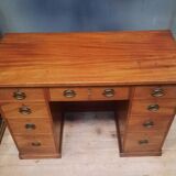 Nineteenth-century chest of drawers in mahogany.