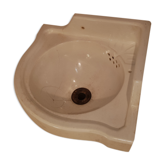 Old-angle hand wash in enamelled iron