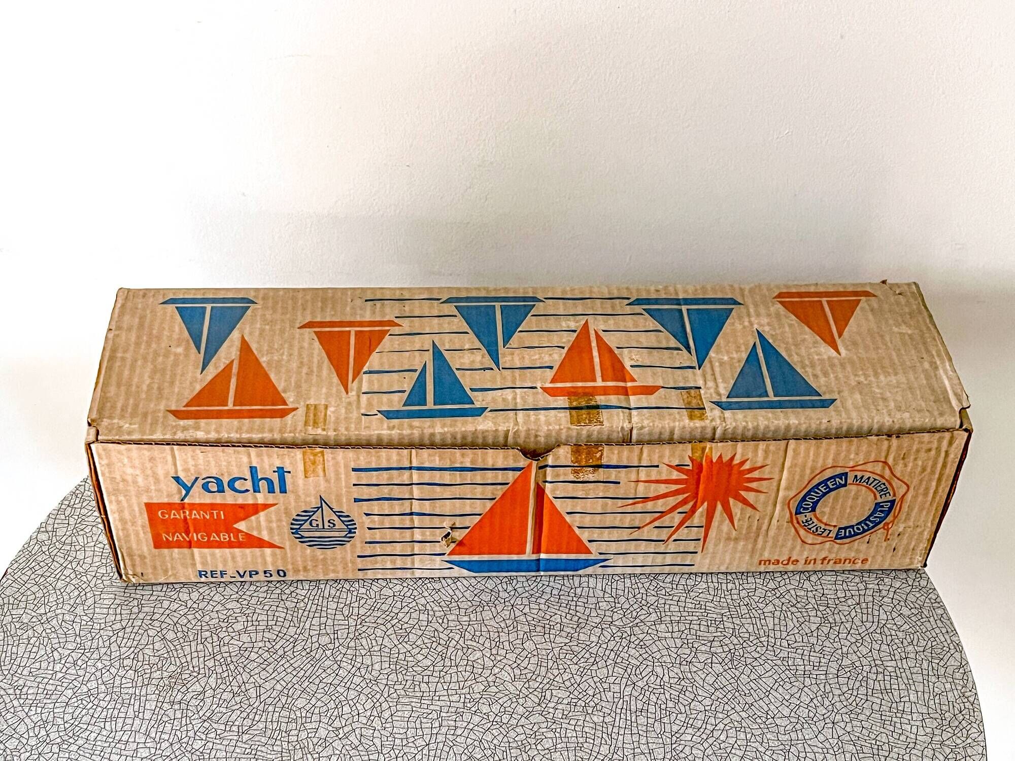 F28 VP50 basin sailboat from the French brand Giraud Sauveur.
