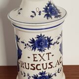 Pots a pharmacy in earthenware