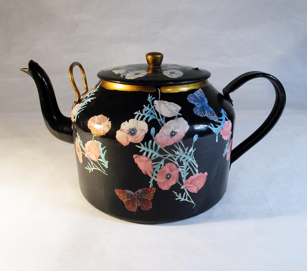 Hand-painted kettle