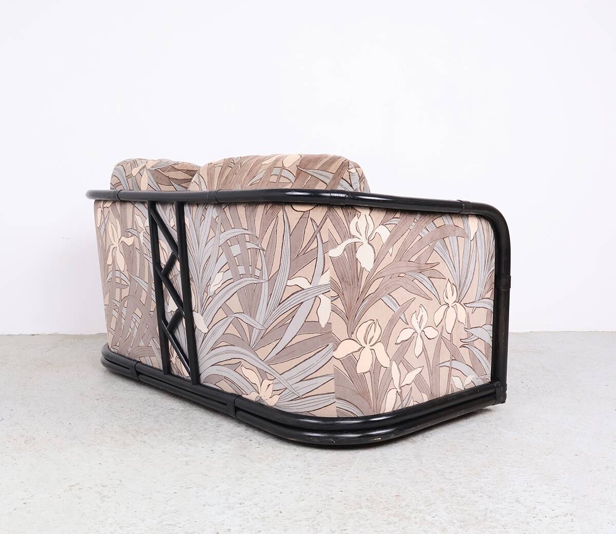 Sofa vintage en bambou 2 places avec tissu en velours floral, années 1970.