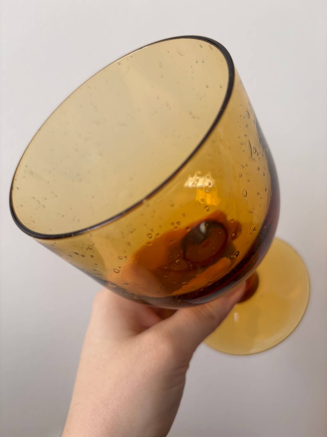 Set of 6 vintage stemmed glasses in smoked bubble glass – Amber glasses ann