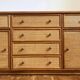 Enfilade bois et osier tressé