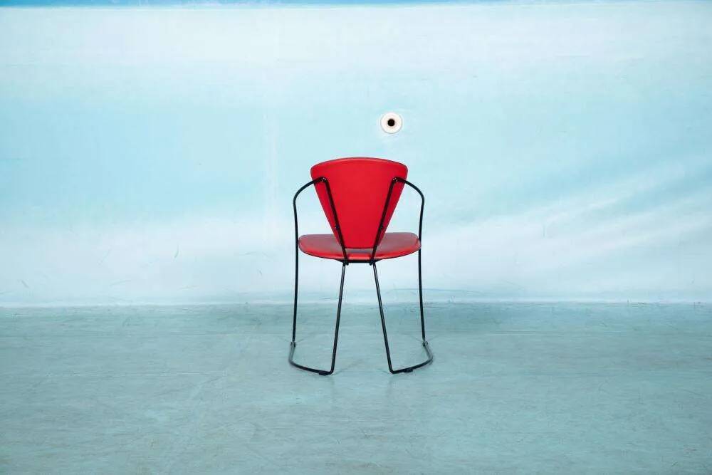 Ensemble de 4 chaises Linda, design italien des années 1980.