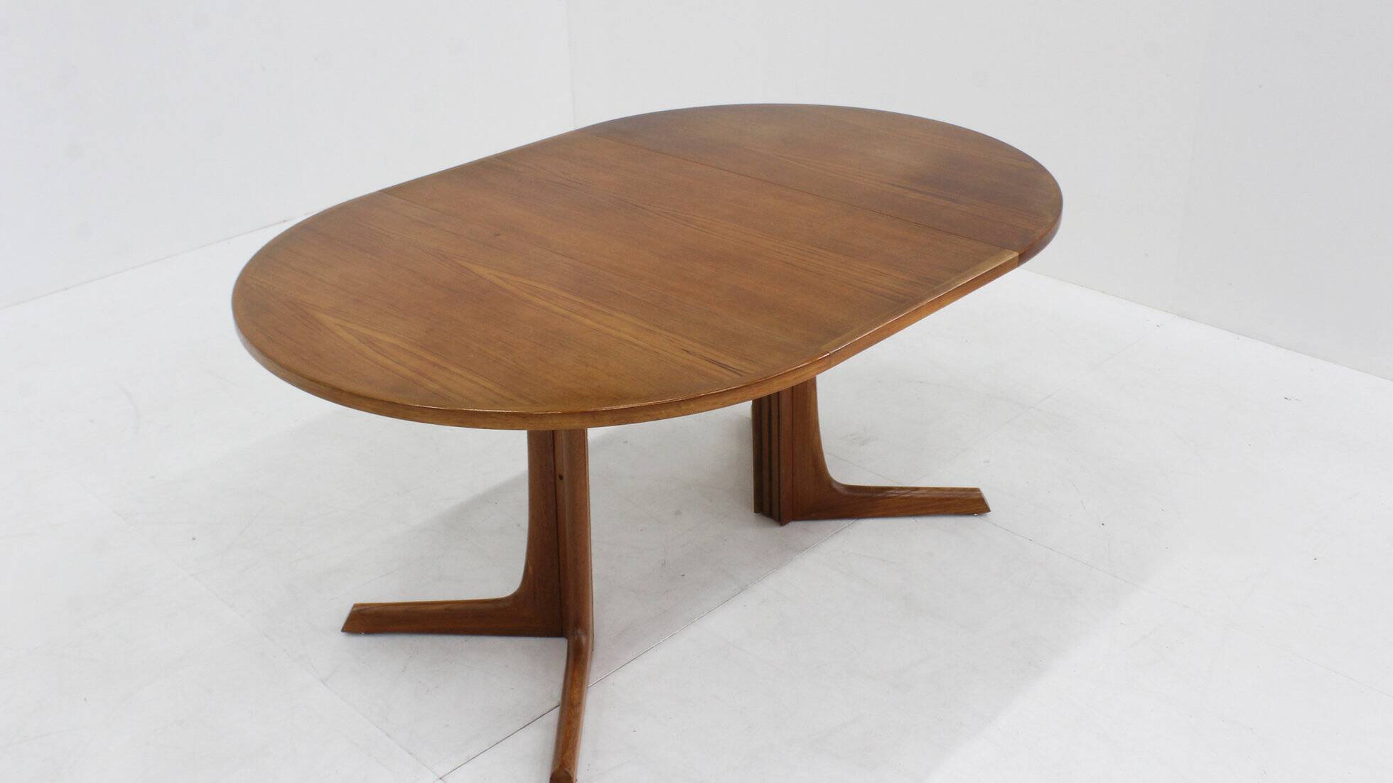Vintage Danish round extendable dining table teak 1960s Gudme