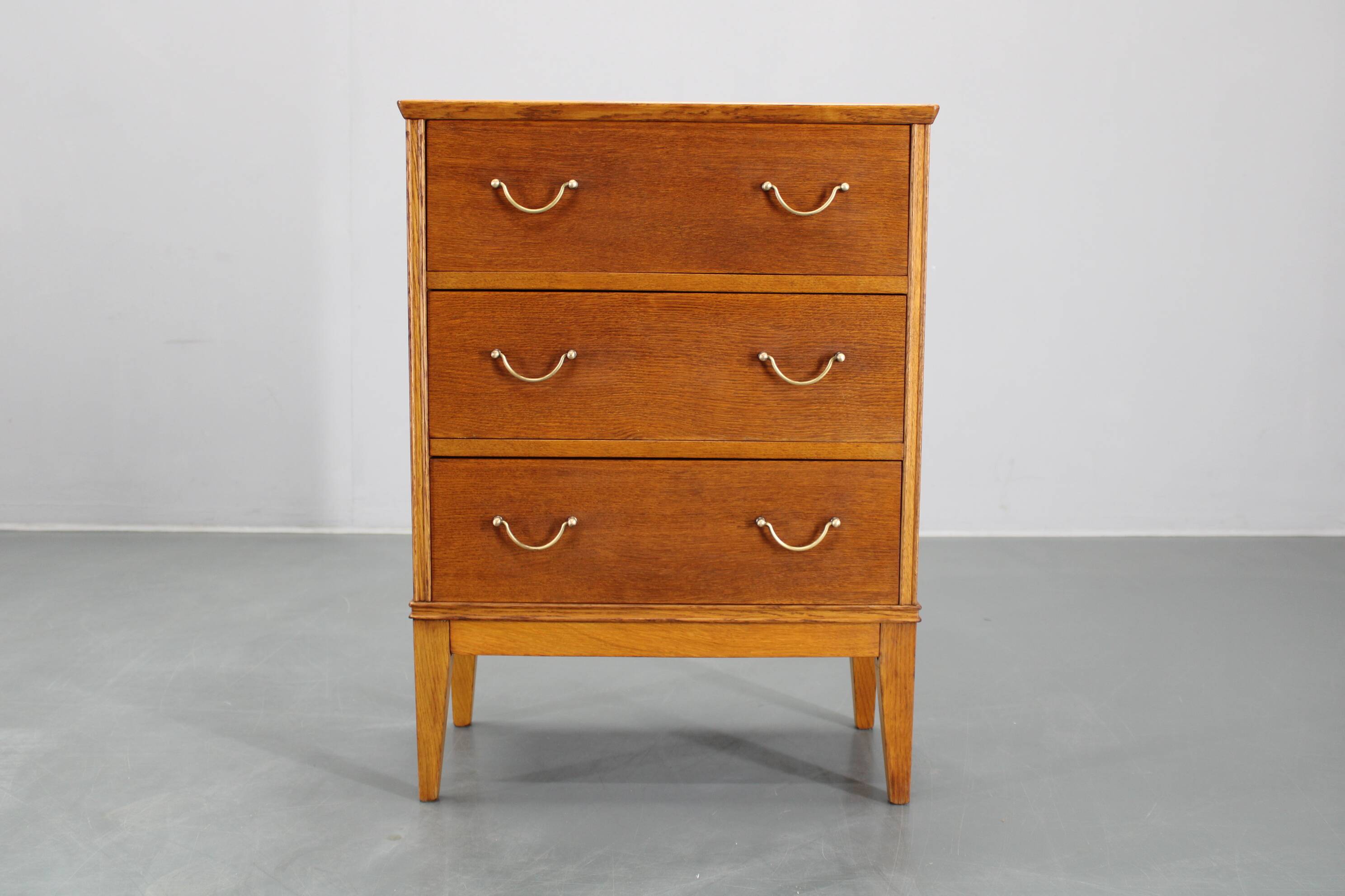 Commode danoise en chêne des années 1950