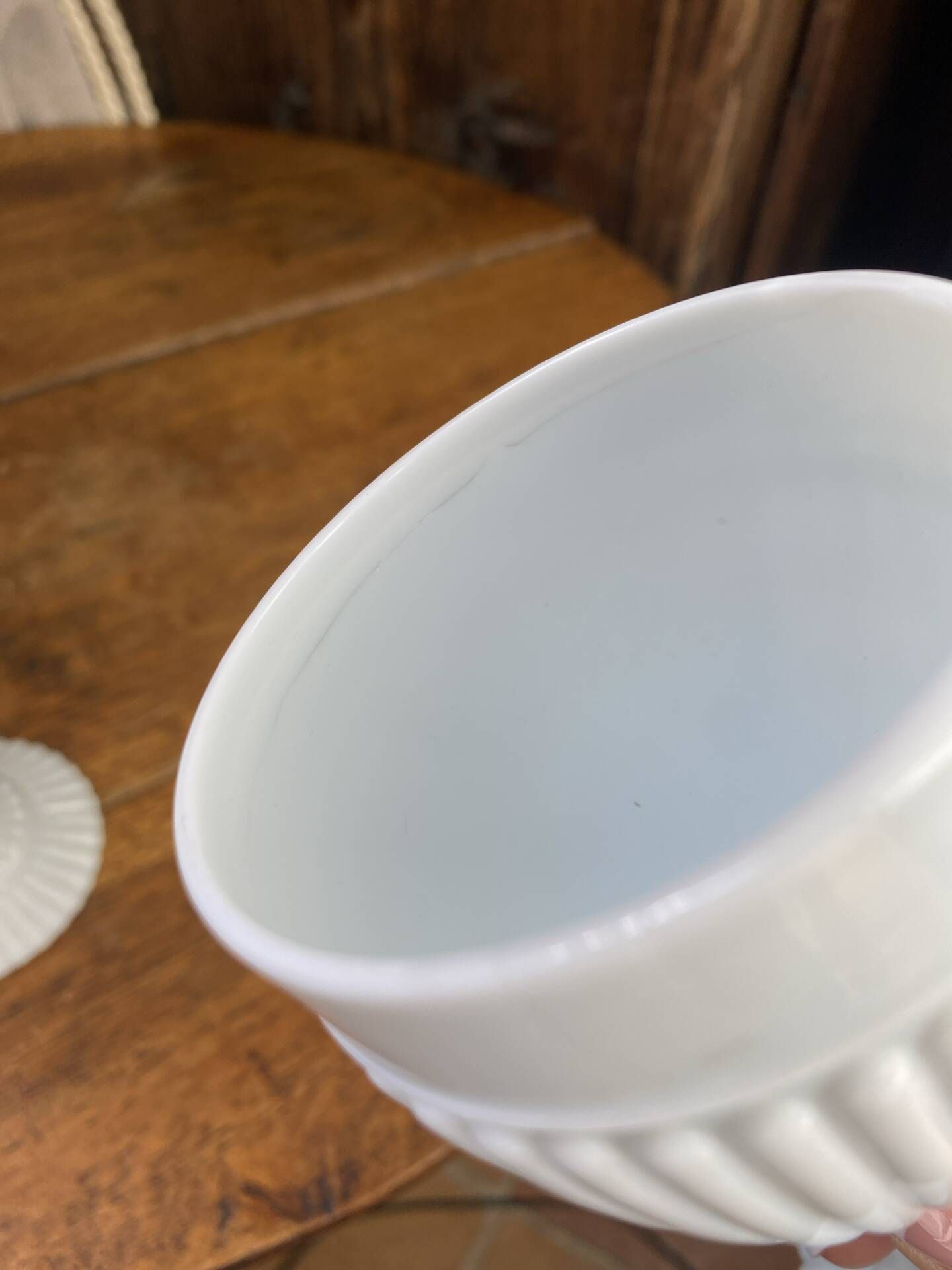 Footed glasses, white opaline chalices