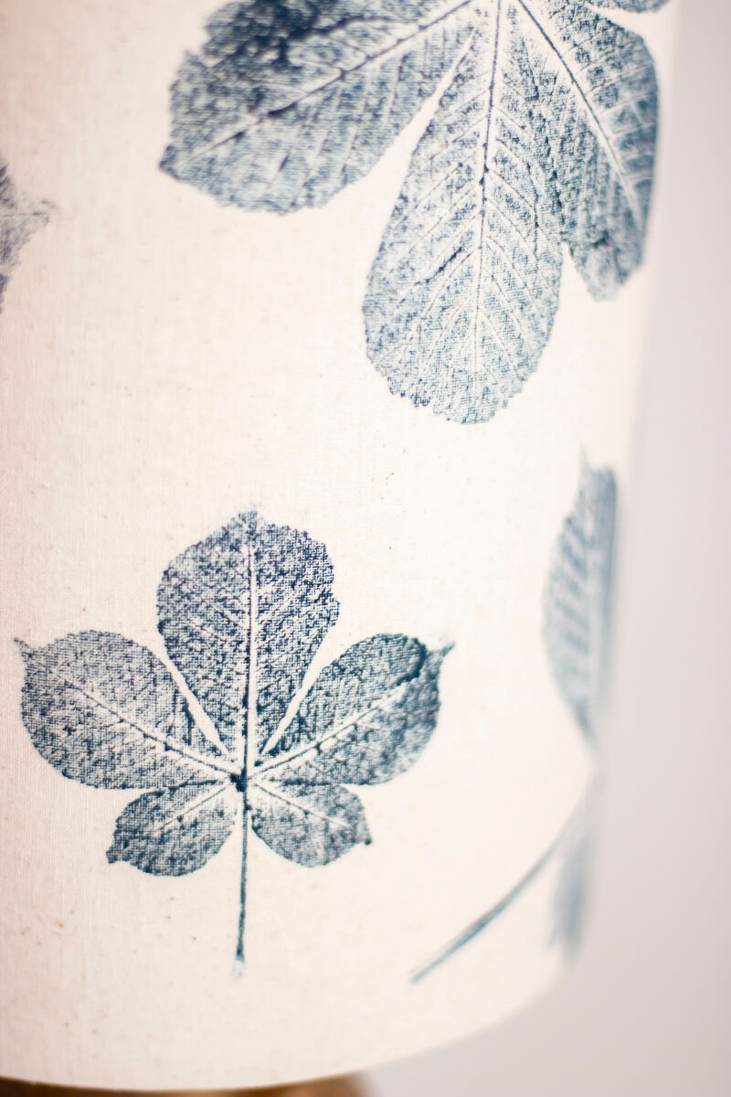 Lampe pot à moutarde en grès, motif feuilles de Maronnier